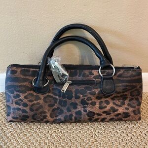 Insulated Leopard Wine Clutch with Corkscrew 👜🍷